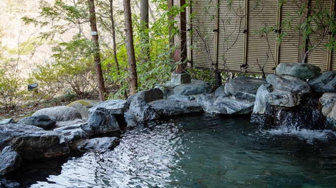 【楽天月末セール】1泊朝食付　自然に囲まれ鬼怒川の清流に佇むスパリゾートで温泉＆ブッフェを堪能！